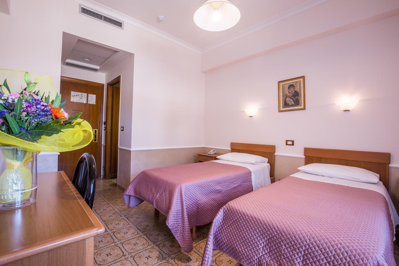 Hotel Casa Tra Noi Rome Exterior photo